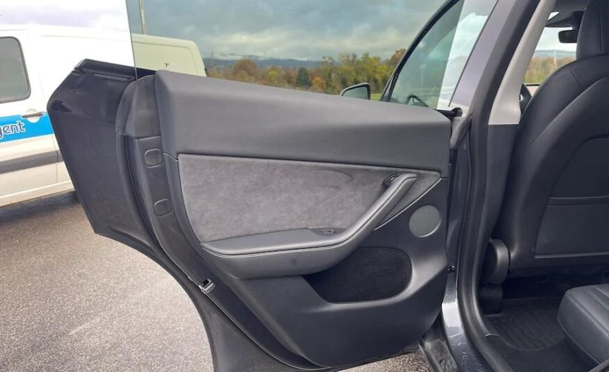 Tesla Model Y Long Range