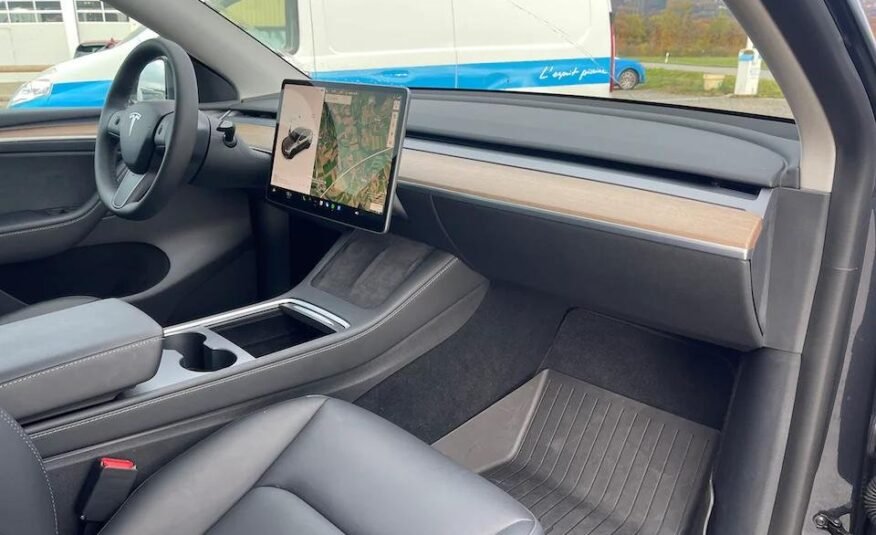 Tesla Model Y Long Range