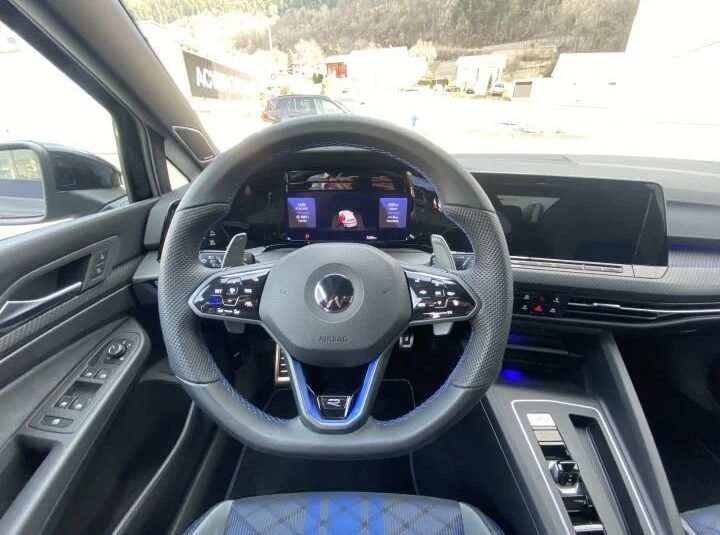 VW Golf VII 2.0 TSI R 310 DSG 4motion