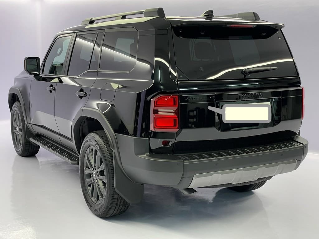 TOYOTA Land Cruiser 2.8 D 230 Invincible AWD
