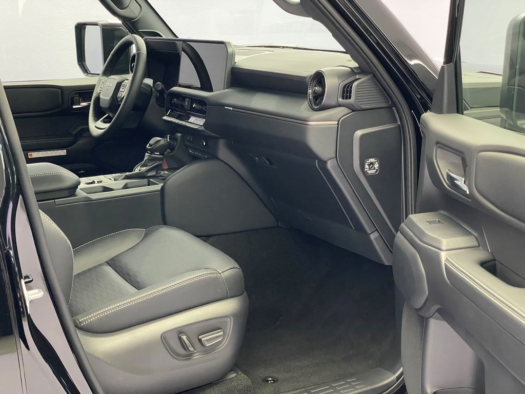 TOYOTA Land Cruiser 2.8 D 230 Invincible AWD